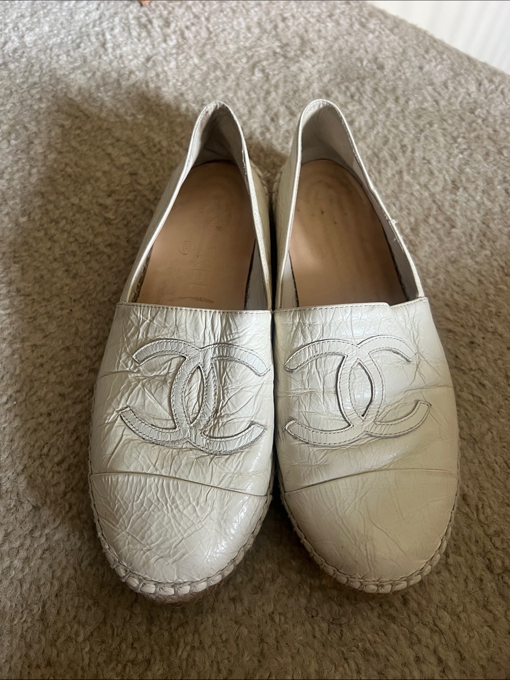 CHANEL Cream Leather Espadrille Slip-Ons with Interlocking CC